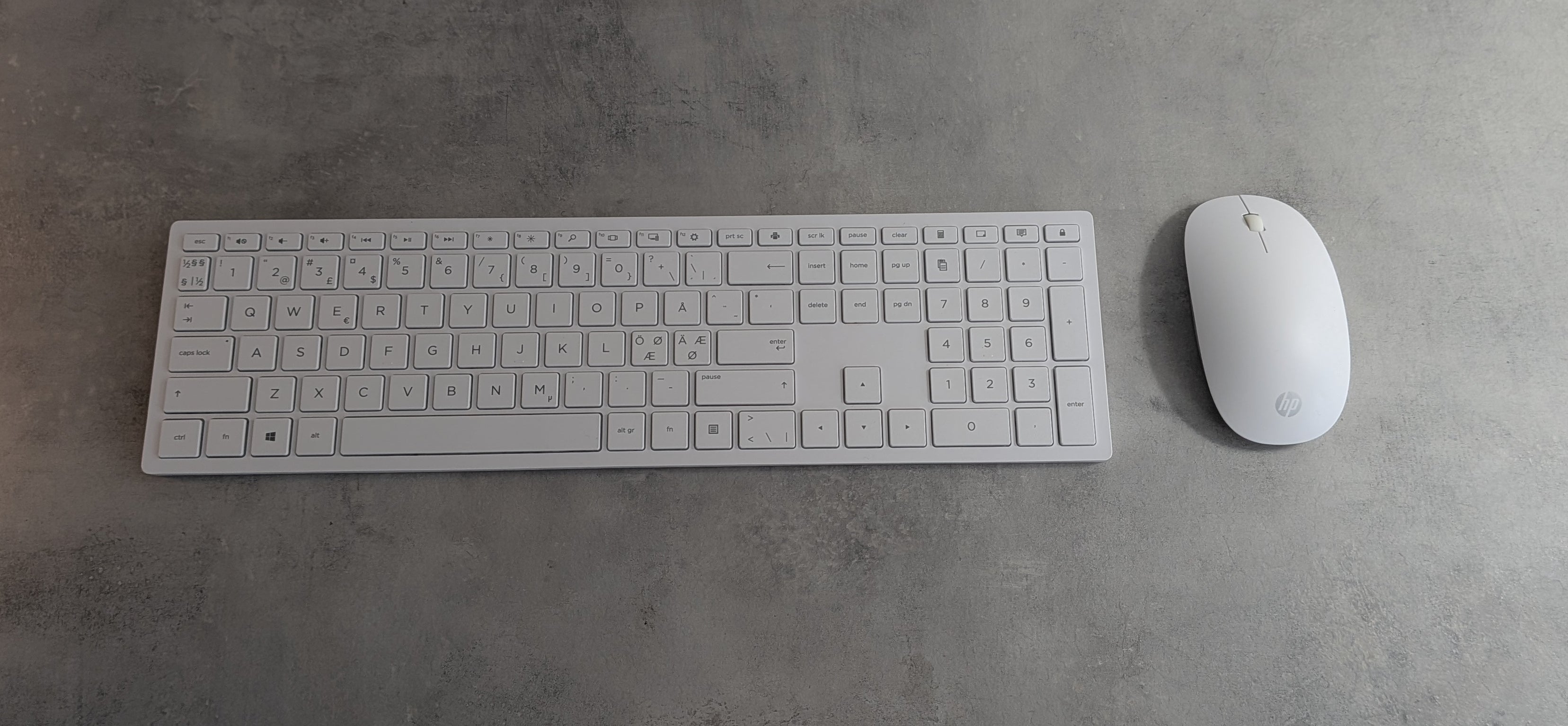 HP All-in-One (24") med mus/tastatur